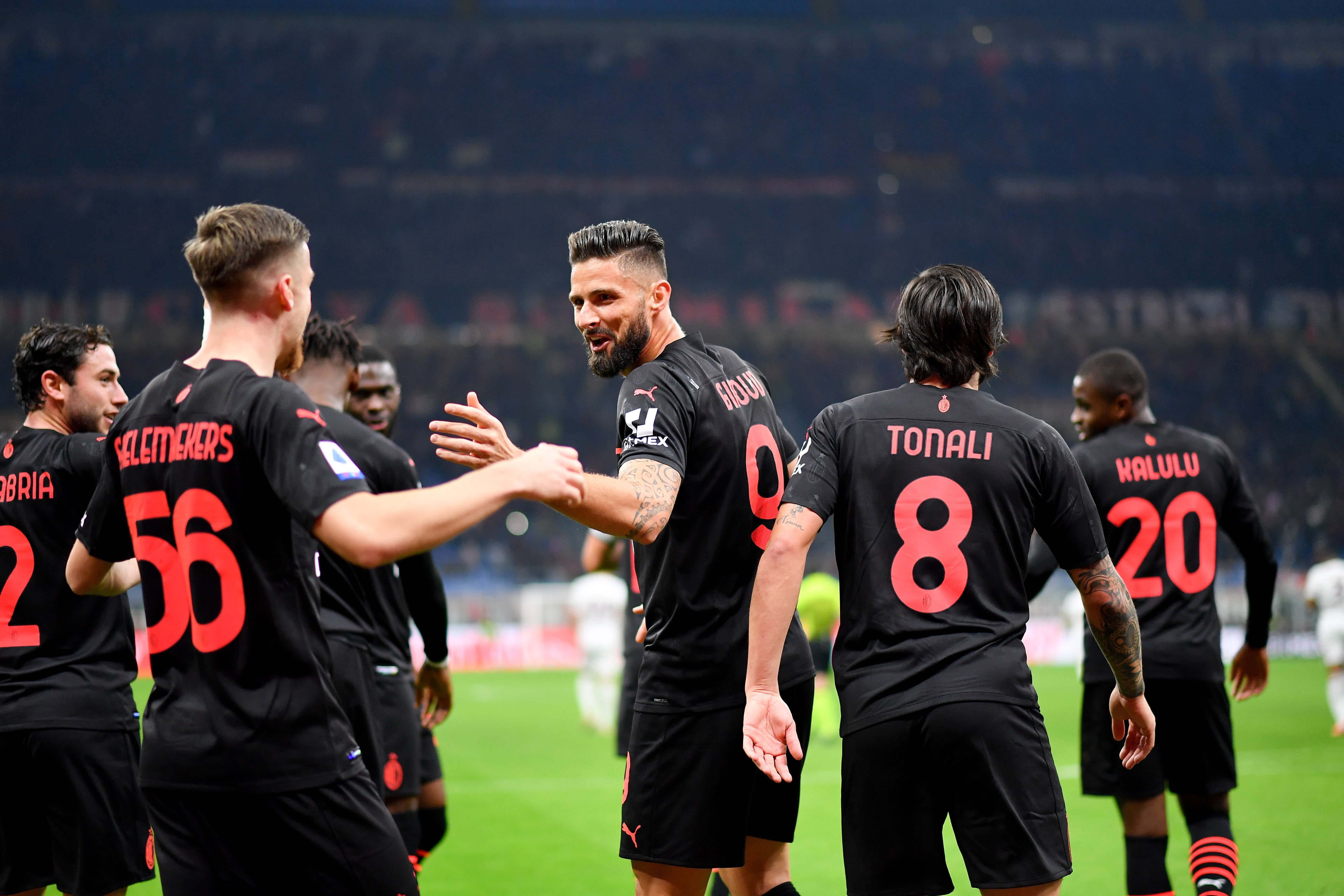 2025／26赛季英超：鲁尼公开评论萨拉赫损害了利物浦的稳定（英超2025／26：鲁尼对萨拉赫的公开言论被指破坏利物浦稳定）