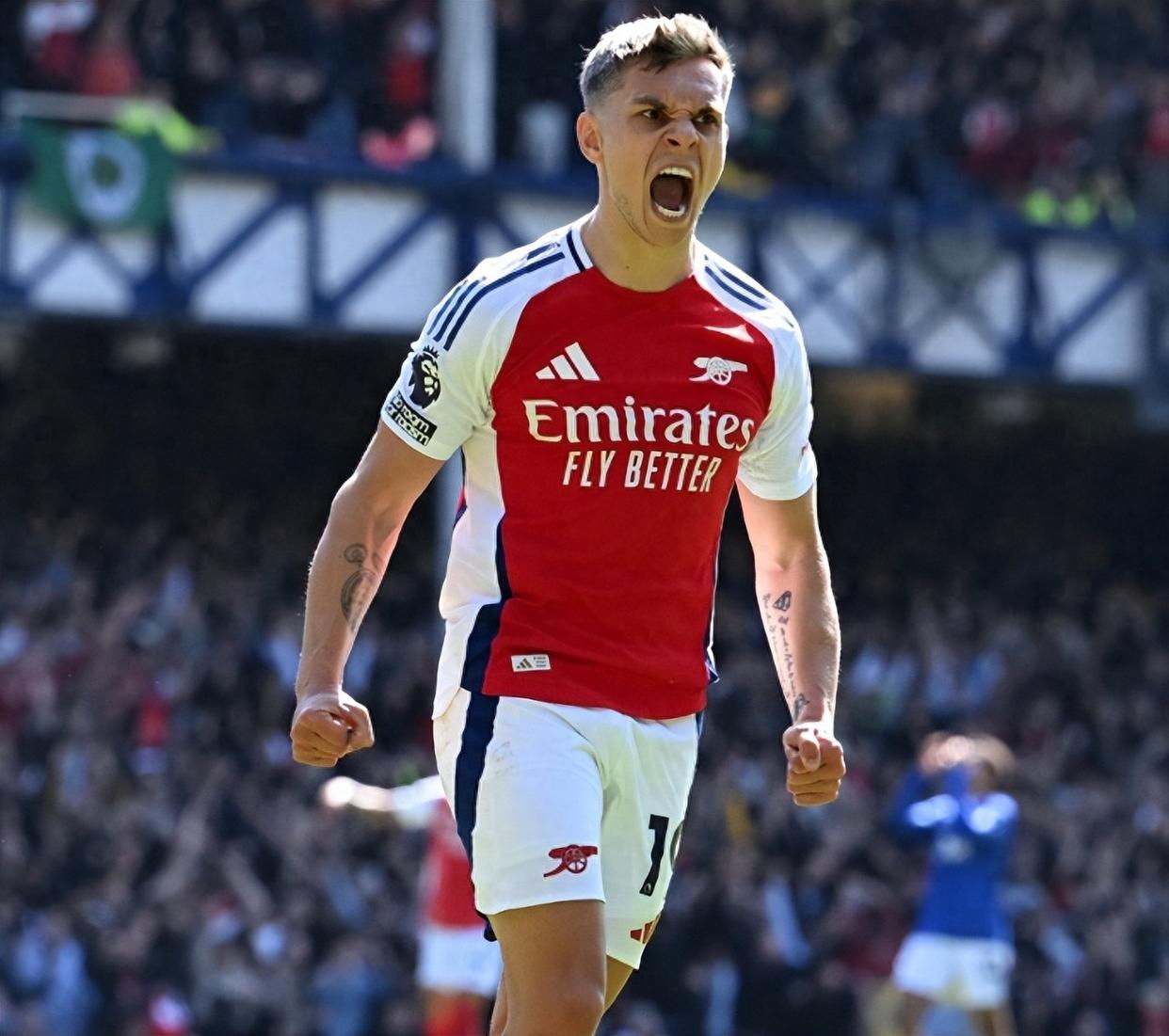 科贝电台：巴萨邀请小罗担任明日开球嘉宾，但后者不会出席（科贝电台：巴萨邀小罗任明日开球嘉宾，但他将缺席）