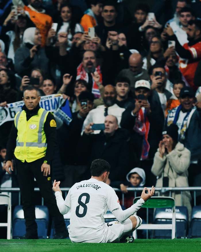 卡尔数据：3次射门打入1球，58次传球送出1次助攻（卡尔高效发挥：3射斩1球，58次传球奉献1助攻）