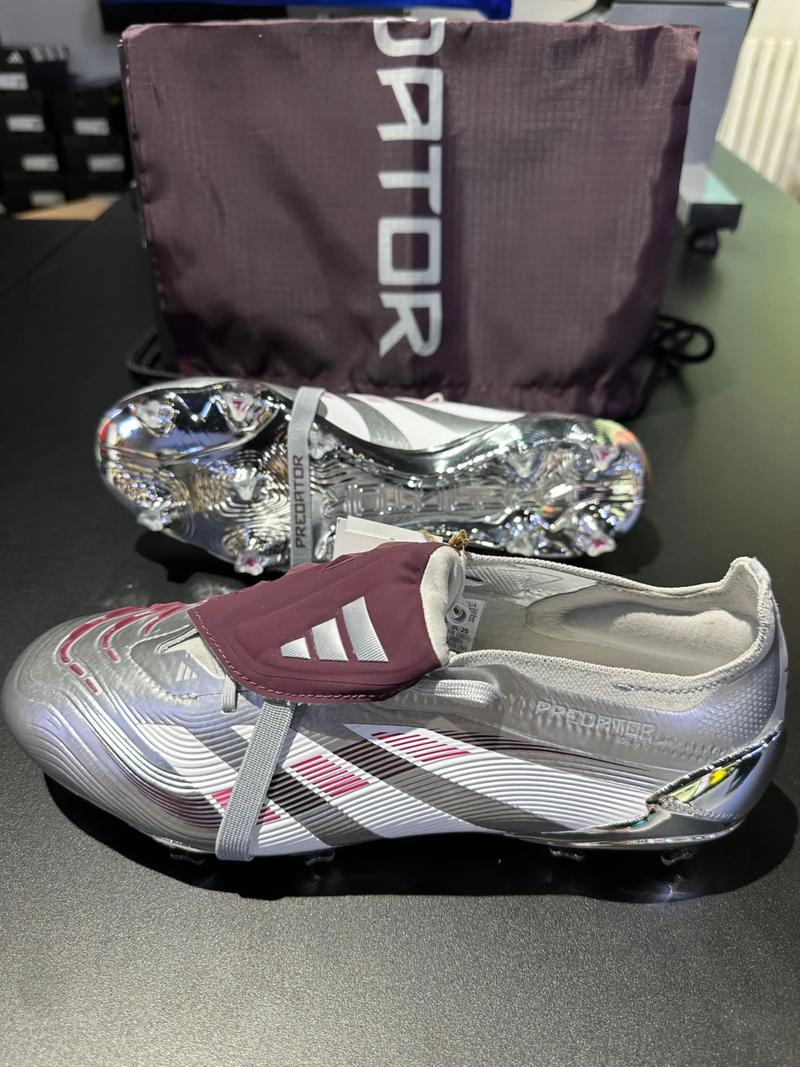 凯恩：希望卡尔不要被外界嘈杂的声音干扰；我很享受参与防守（凯恩：盼卡尔屏蔽外界噪音；参与防守让我乐在其中）