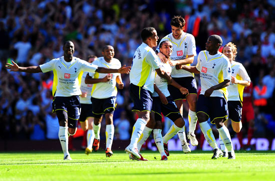 足球TOP：制造100粒进球最快的十大球星！C罗梅开二度！（足坛榜：最快制造100球的十大球星，C罗独中两元！）