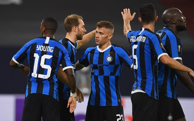 阿奇姆彭本赛季已打入15球，追平河南队单赛季进球纪录（阿奇姆彭本季斩获15球，追平河南队单季进球纪录）