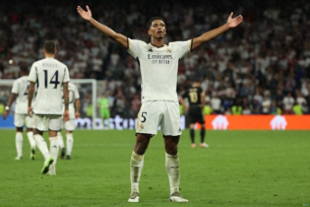 巴西女排3-2险胜日本队，晋级世联赛决赛，与意大利队争夺冠军