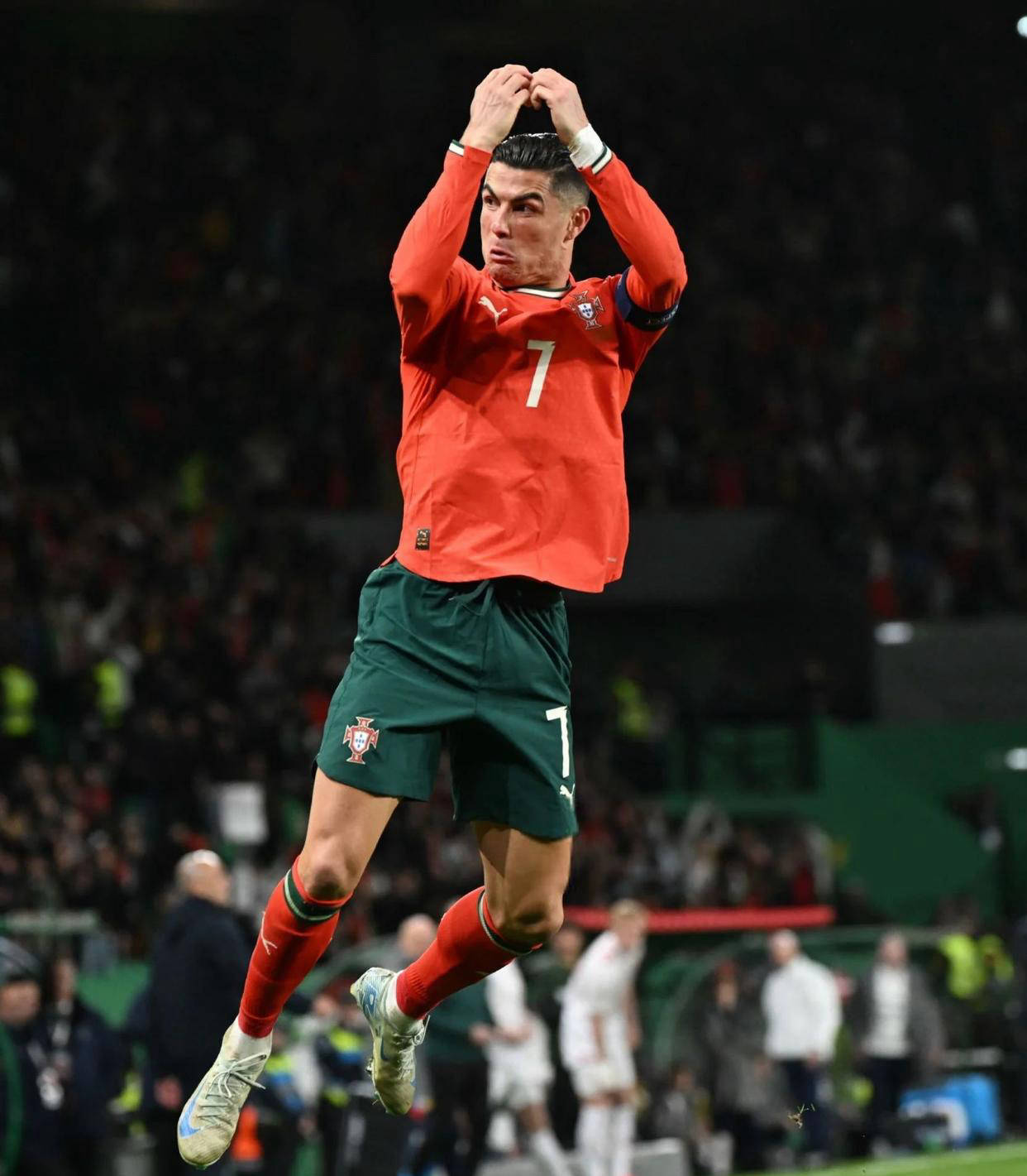 世欧预前瞻：瑞典多人面临停赛风险，斯洛文尼亚军心涣散（世欧预前瞻：瑞典多将存停赛隐忧，斯洛文尼亚军心不稳）