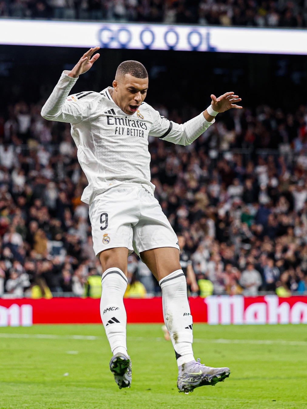 曼联客战狼队首发：库尼亚领衔战旧主、姆伯莫、B费先发