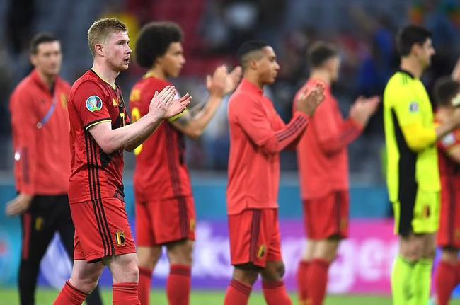 世体：施洛特贝克仍犹豫与多特续约，皇马与巴萨将争夺他