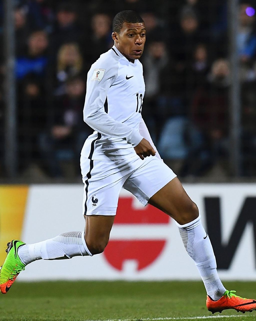 里程碑！62岁穆里尼奥收获执教生涯750场胜利（62岁穆帅完成执教生涯第750场胜利，里程碑时刻）